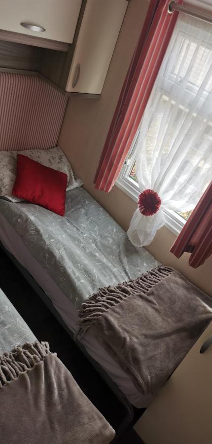 3 Bedroom Caravan With Hot Tub Tattershall Lakes المظهر الخارجي الصورة