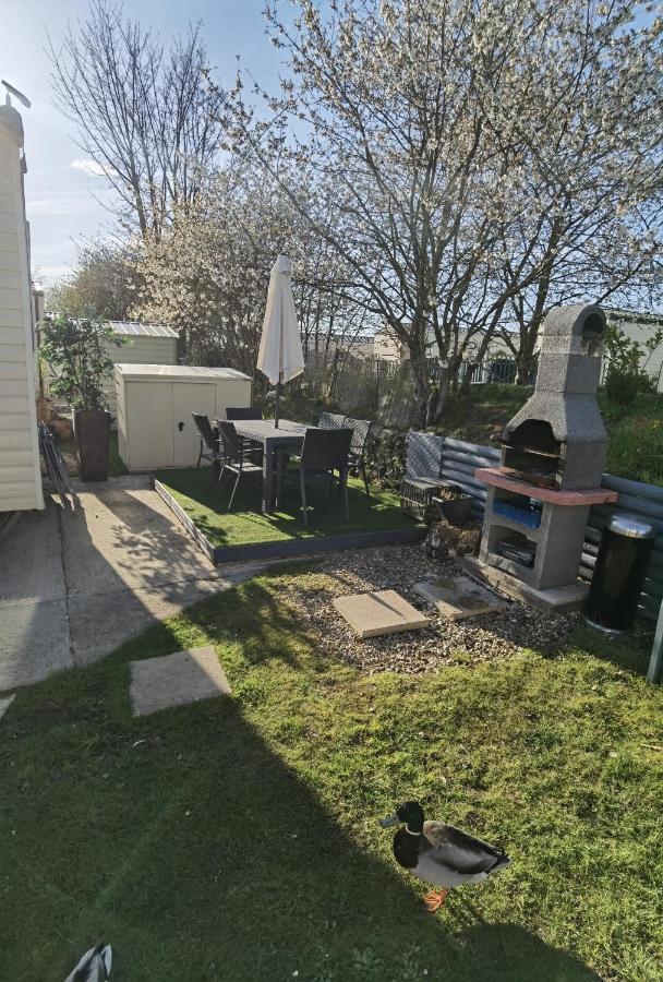 3 Bedroom Caravan With Hot Tub Tattershall Lakes المظهر الخارجي الصورة