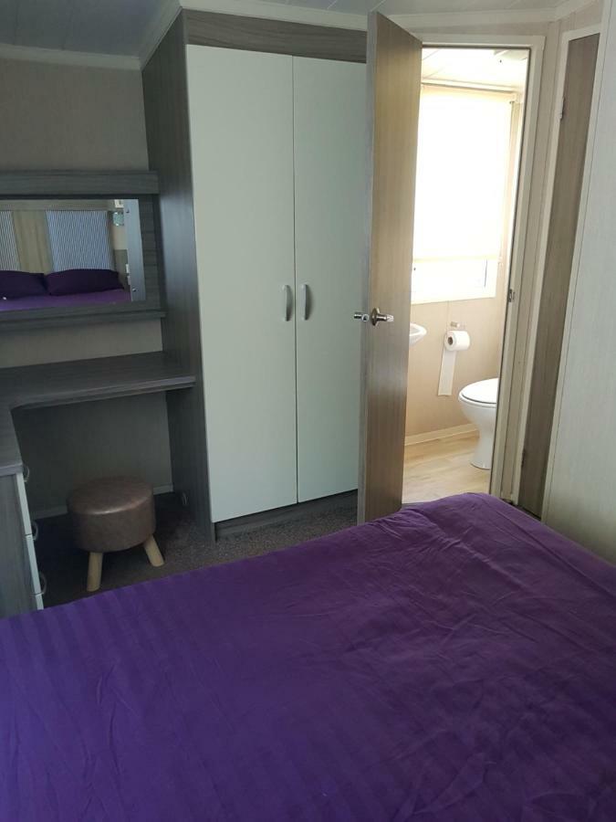 3 Bedroom Caravan With Hot Tub Tattershall Lakes المظهر الخارجي الصورة