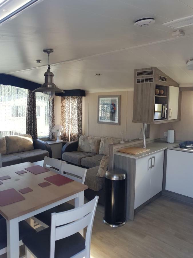 3 Bedroom Caravan With Hot Tub Tattershall Lakes المظهر الخارجي الصورة