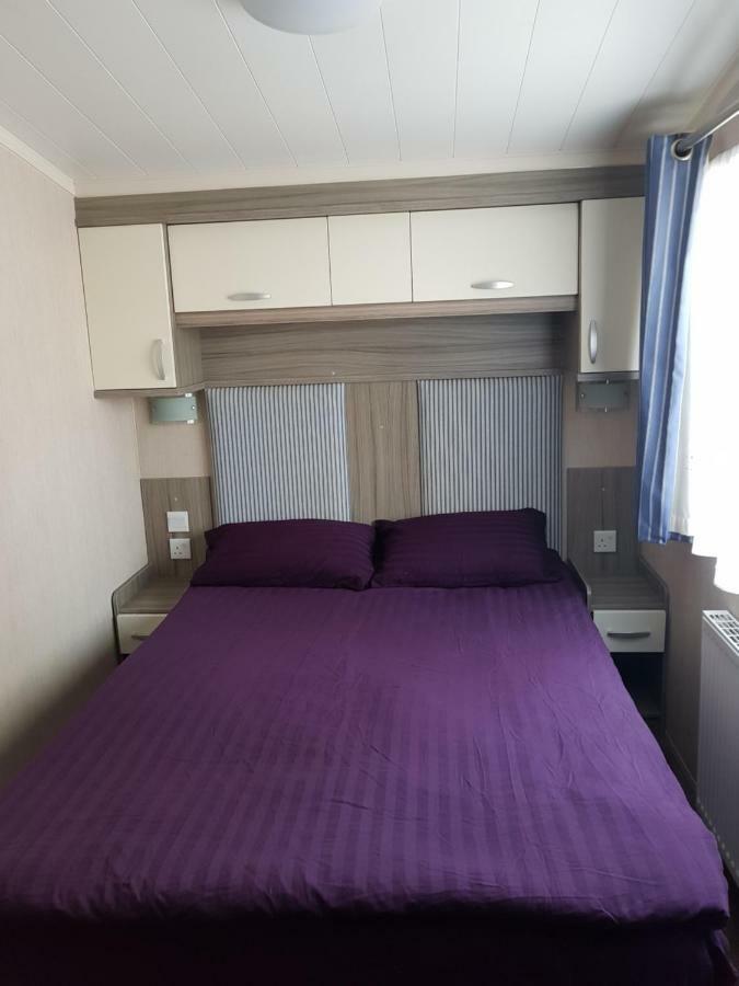 3 Bedroom Caravan With Hot Tub Tattershall Lakes المظهر الخارجي الصورة