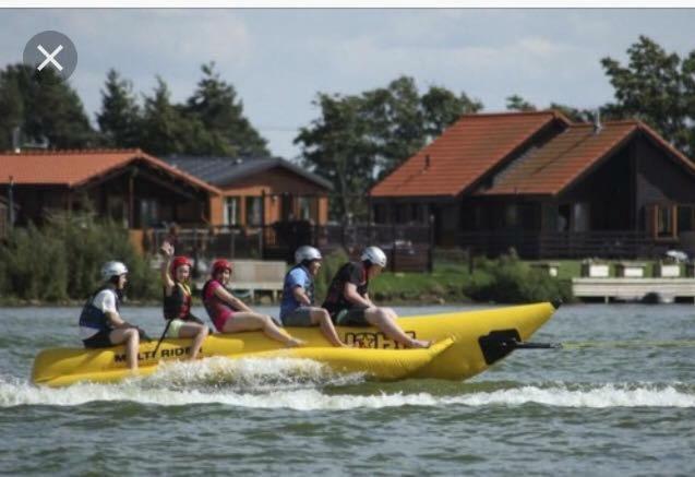 3 Bedroom Caravan With Hot Tub Tattershall Lakes المظهر الخارجي الصورة